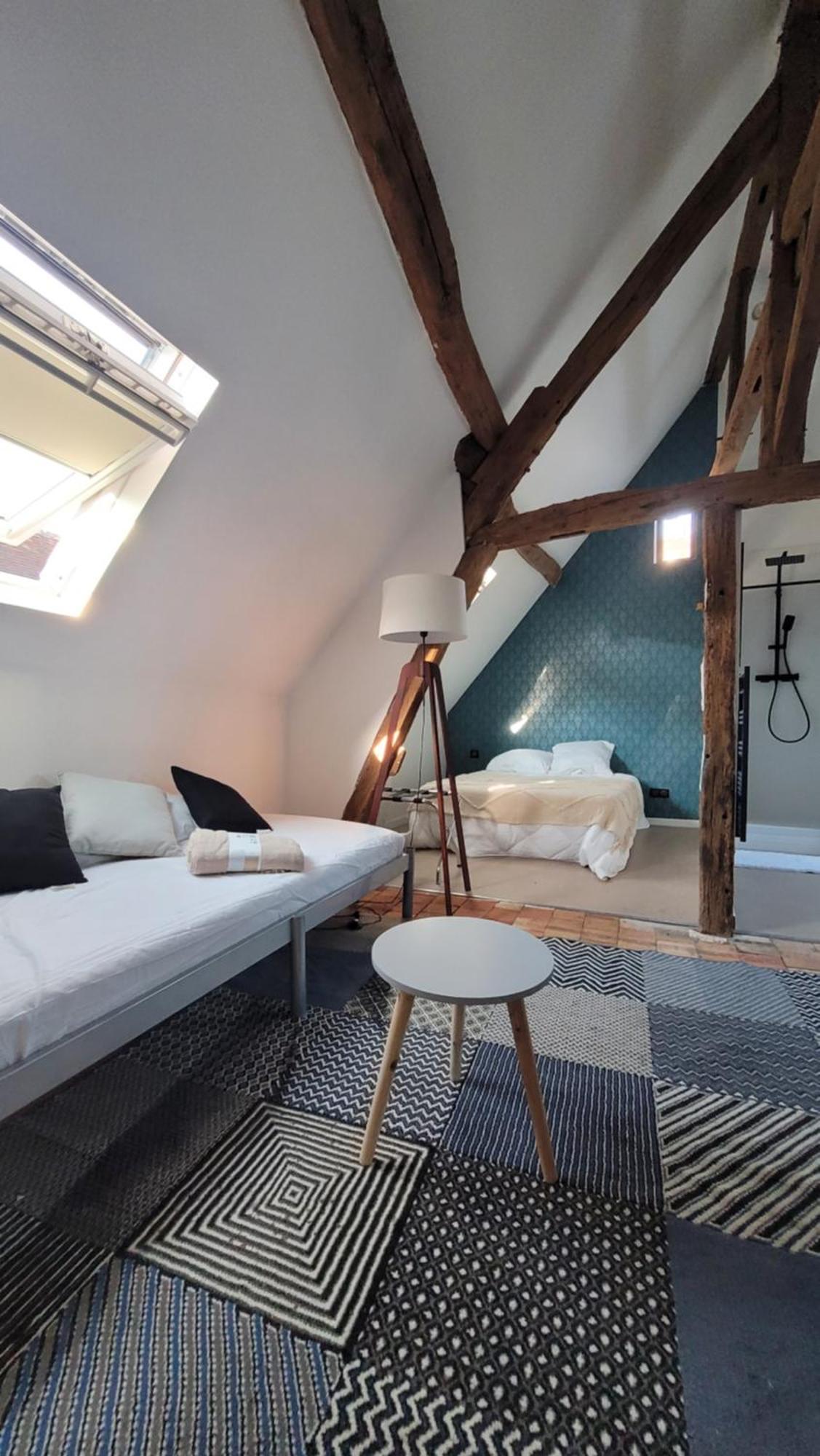 Le Chene Fleuri Bed & Breakfast Chartres Bagian luar foto