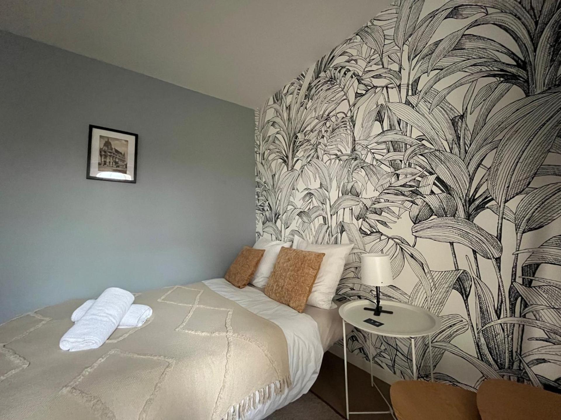 Le Chene Fleuri Bed & Breakfast Chartres Bagian luar foto