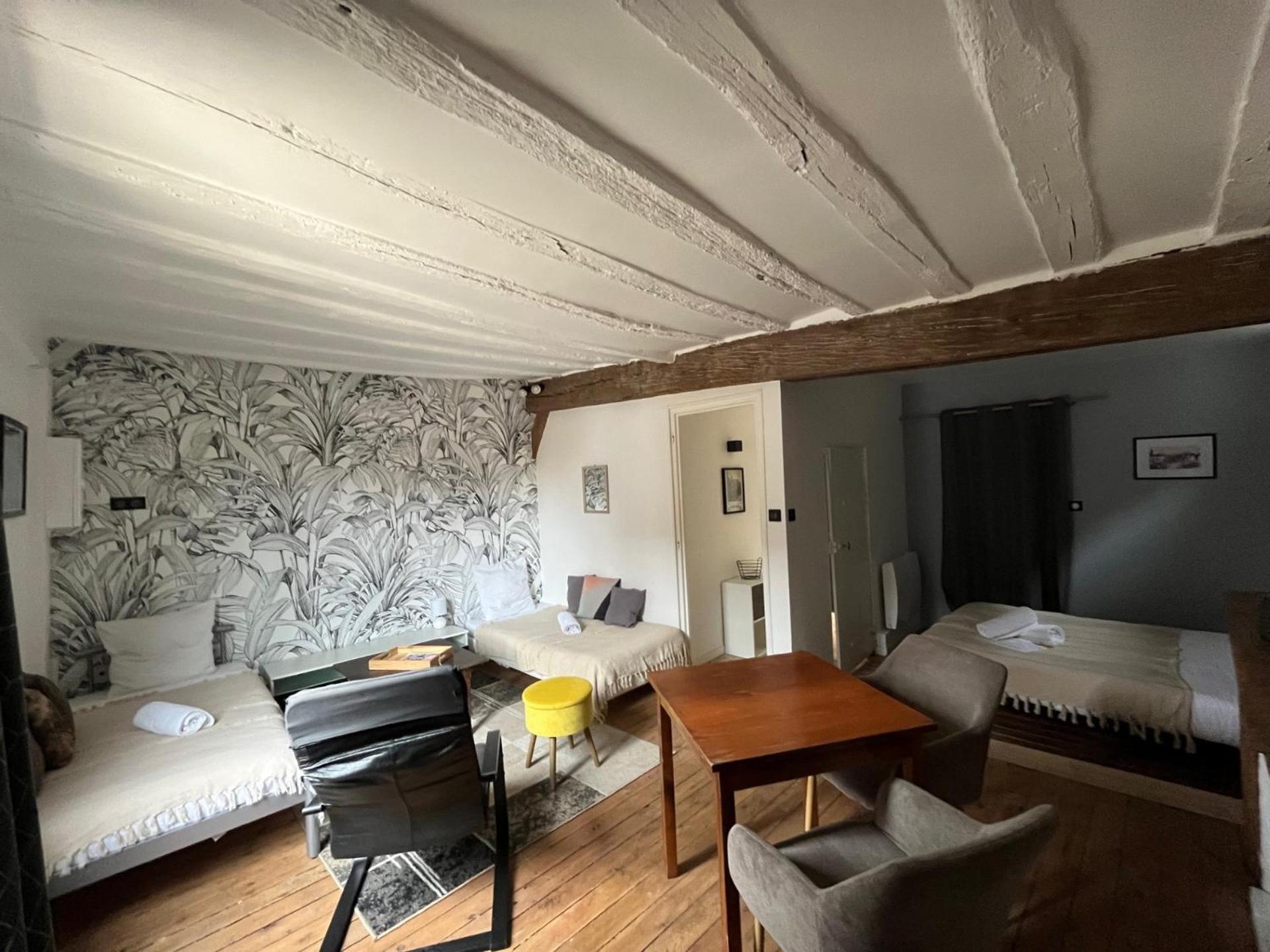 Le Chene Fleuri Bed & Breakfast Chartres Bagian luar foto
