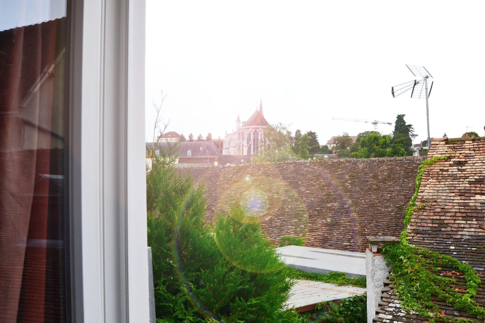 Le Chene Fleuri Bed & Breakfast Chartres Bagian luar foto
